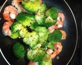 麺つゆでエビとブロッコリー炒め作り方4写真