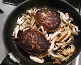 肉汁溢れるキノコ醤油ハンバーグ作り方10写真