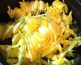 ほたるいかとカブの煮物、菊の花のあんかけ作り方4写真