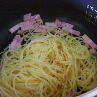 ジェノベーゼ＆トマト添えペペロンチーノ＊ by はーたんのおっかさん