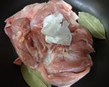 パリっとジューシー♪鶏もも肉の重し焼き作り方4写真