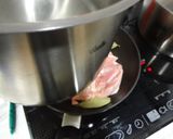 パリっとジューシー♪鶏もも肉の重し焼き作り方5写真