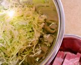 プチッと鍋で♡山盛キャベツ巣ごもりスープ作り方1写真