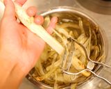 簡単◎鶏ごぼうとネギの香味丼ぶり作り方1写真