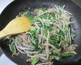 ニラともやしのオイスターそぼろ炒め作り方4写真