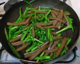 痩せたい自分に捧ぐ♪こんにゃくとにら炒め作り方4写真