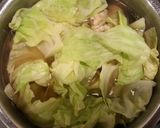 春キャベツとフワフワ鶏だんごスープ作り方6写真