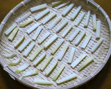 大根の皮で！干すだけ簡単切り干し大根♡作り方1写真