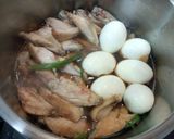 身離れ抜群～♡な手羽中と卵の甘辛煮作り方4写真