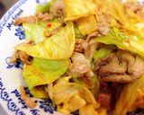 お腹いっぱい☆キャベツと豚肉の豆板醤炒め作り方7写真