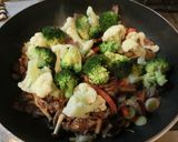 カリフラワーと牛肉のオイスターソース炒め作り方4写真