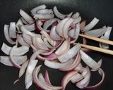 簡単おつまみ☆醤油で仕上げる玉葱のソテー作り方1写真
