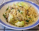 主婦の1人ランチ・しょう油麹焼きそば作り方2写真