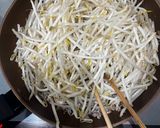万能⭐︎坦々風⭐︎ひき肉ともやしの味噌辛炒め作り方2写真
