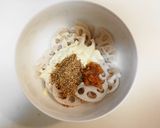 蓮根の梅マヨ胡麻和え作り方5写真