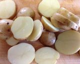 新じゃがとひき肉のカレー風味炒め作り方1写真
