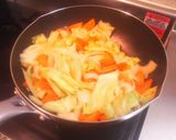 野菜たっぷりうどん焼きそば【自炊4食目】作り方4写真