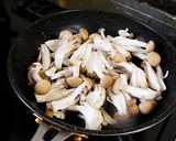 シメジと玉ねぎと竹輪のカレー炒め煮♪作り方4写真