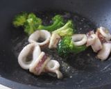 ブロッコリーといかのレモンバター醤油作り方5写真