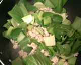 チンゲン菜と鶏そぼろのキムチ炒め作り方2写真