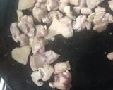 セリと鶏もも肉の炒めもの作り方3写真