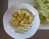 レンジで簡単☆お芋とキャベツの胡麻和え。作り方2写真