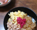 鳥挽き肉と玉ねぎの三種甘辛丼♪作り方4写真