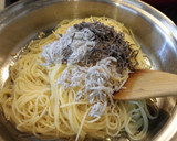 塩昆布・とびっこ・しらすの極旨和風パスタ作り方4写真