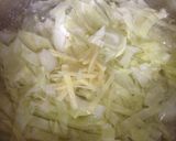 春キャベツとワカメと卵の味噌汁作り方1写真