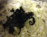 春キャベツとワカメと卵の味噌汁作り方2写真