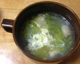 鶏皮とレタスのふわふわ卵スープ作り方4写真