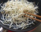 もやしとハムのオイスターソース炒め*.°作り方2写真