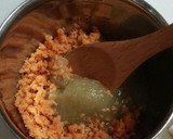 玉ねぎ氷と鮭フレークのおかずパン作り方1写真