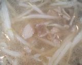 鶏皮☆モヤシスープ作り方1写真