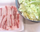 レンジで簡単！豚バラとキャベツの重ね蒸し作り方1写真