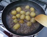 小じゃがいもと牛ひき肉の甘辛煮作り方5写真