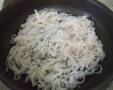 白菜と糸蒟蒻の簡単♪ヘルシー♡塩昆布炒め作り方3写真