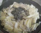 白菜と糸蒟蒻の簡単♪ヘルシー♡塩昆布炒め作り方6写真