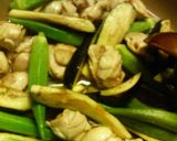 夏野菜と鶏肉の☆バター醤油炒め♪♪作り方3写真