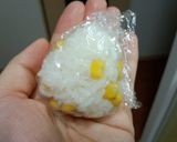 幼児食♡バターコーンおにぎり作り方4写真