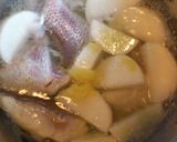 魚料理★魚(真鯛)と大根の煮付け〜菜の花添え作り方2写真