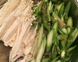 エノキとアスパラのバター蒸し作り方1写真