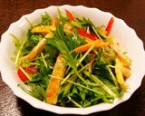 簡単　炙り揚げと彩り野菜のハリパリサラダ作り方4写真