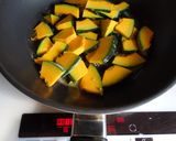 ジューシーポークとかぼちゃの味噌炒め作り方2写真