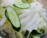 新タマネギ入り野菜たっぷりサラダ作り方1写真
