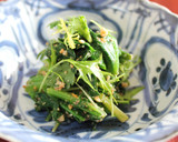 ゆでた法蓮草・春菊と生の水菜の和え物作り方12写真
