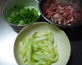 牛肉とセロリの南国風炒め♬作り方1写真
