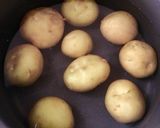 ♡新じゃがいもと挽肉の煮物♡作り方1写真