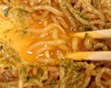日清焼そばに黄身乗せでとろウマっ作り方5写真