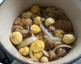 秋を楽しむ♪和栗と鶏肉、きのこの煮込み作り方3写真